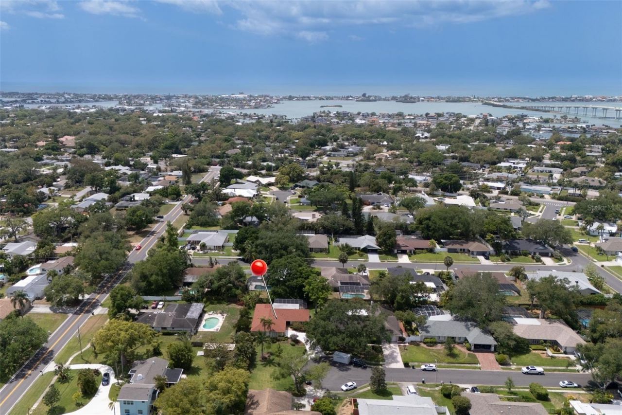 709 Grovewood Lane, Largo, FL 33770 Photo