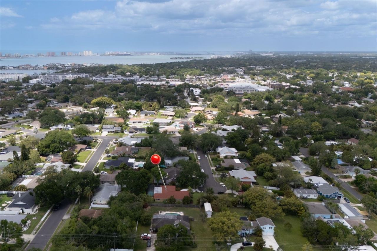 709 Grovewood Lane, Largo, FL 33770 Photo