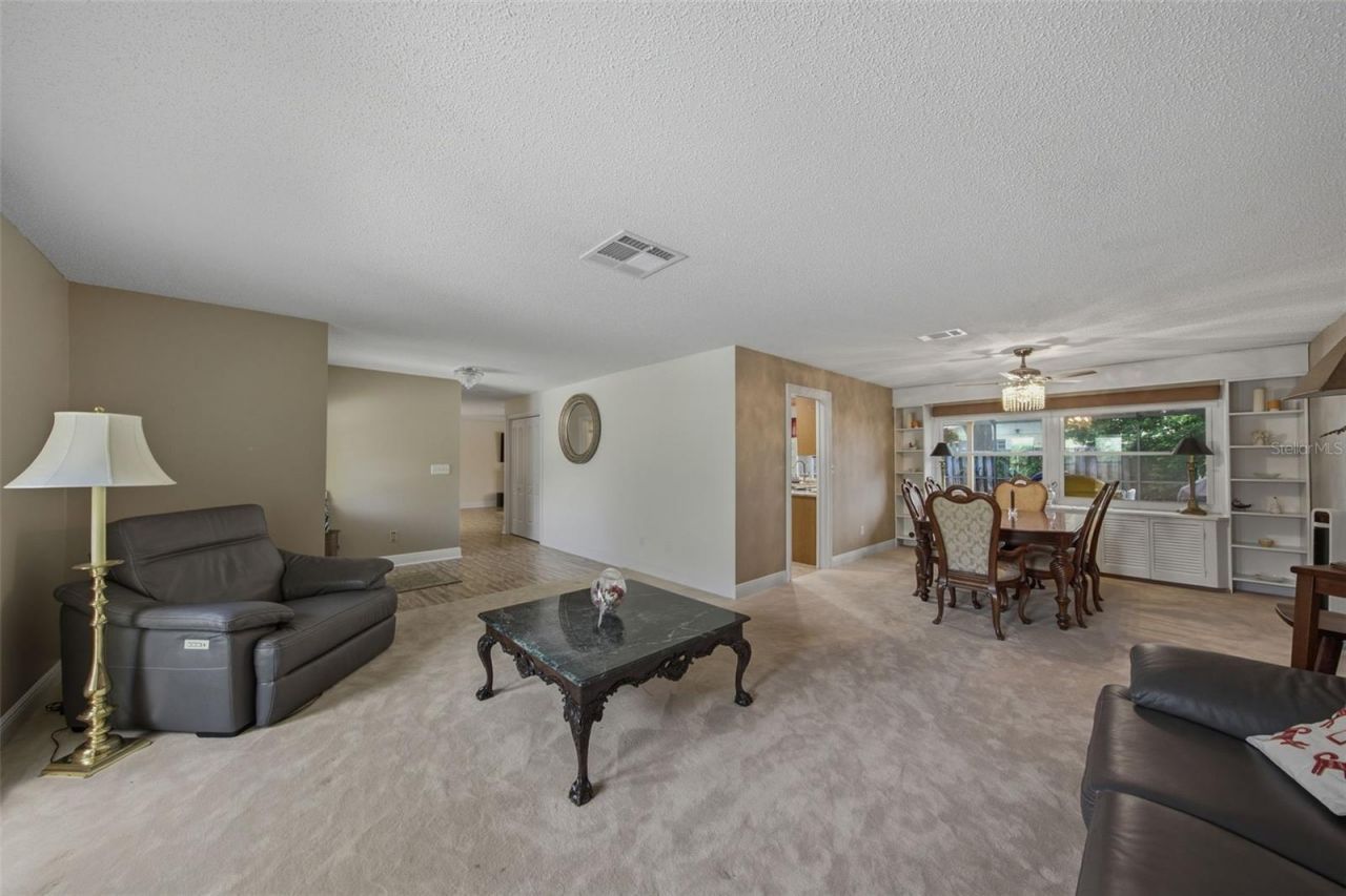 709 Grovewood Lane, Largo, FL 33770 Photo