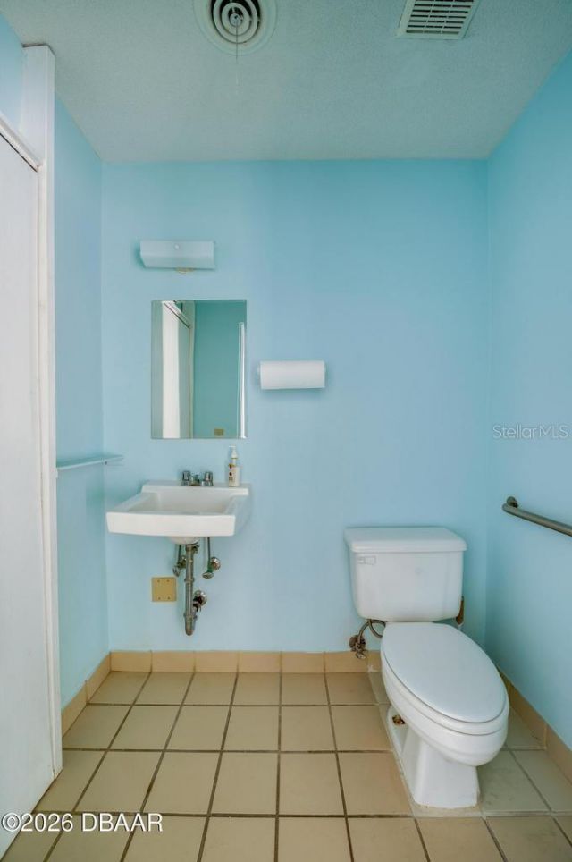2763 S Ridgewood Avenue , South Daytona, FL 32119 Photo