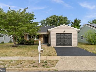43 KINGSTON WAY , SOUTHAMPTON, NJ 08088