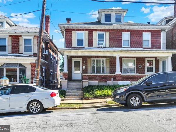 29 ARLINGTON STREET, READING, PA 19611
