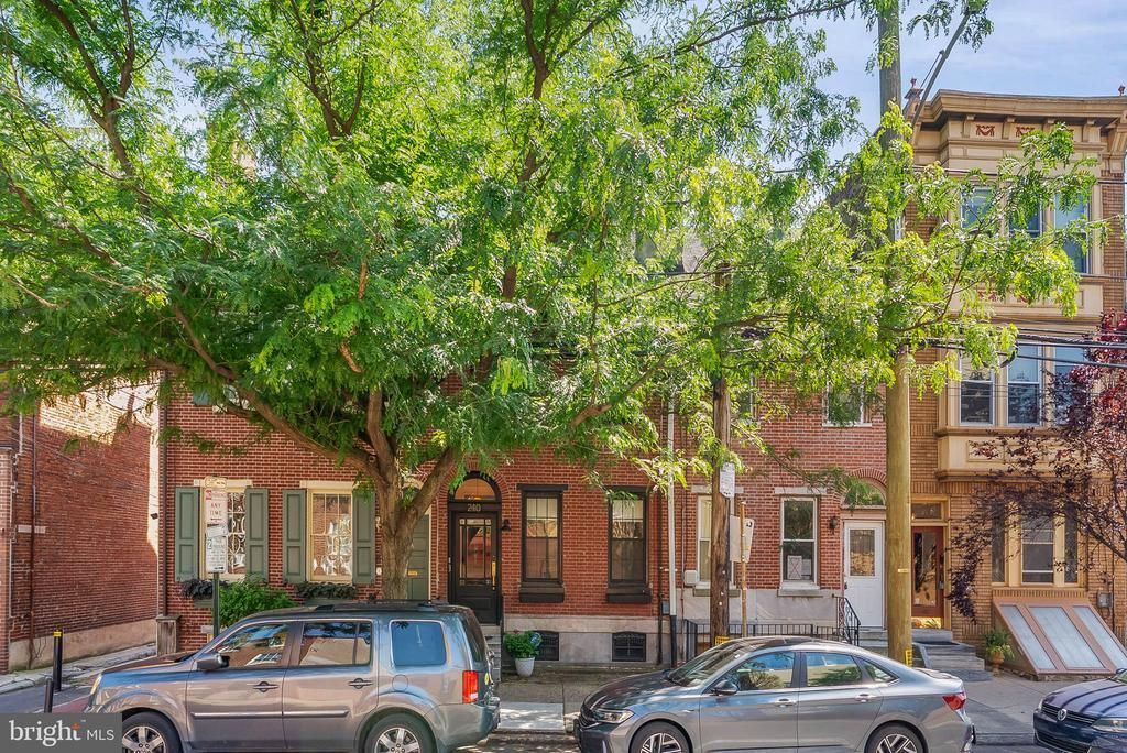 240 Christian Street, Philadelphia, PA 19147 Main Photo