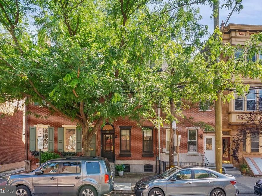 240 Christian Street, Philadelphia, PA 19147 Main Photo