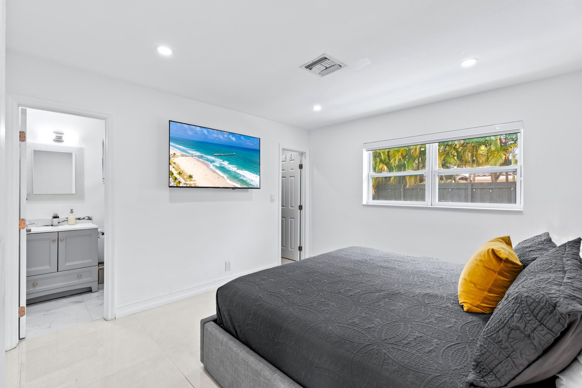 5530 NE 18th Avenue, Fort Lauderdale, FL 33334 Photo