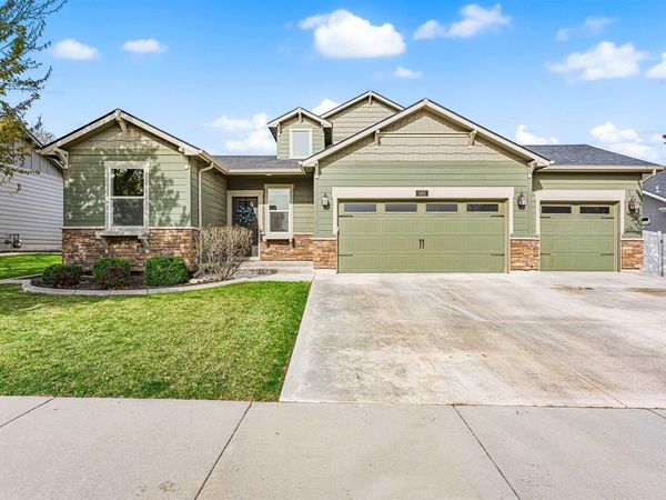 565 S Rocker Ave, Kuna, ID 83634