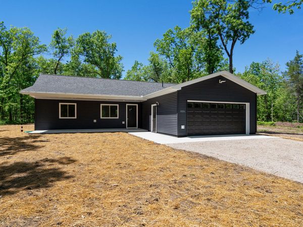 6084 Berry Lane, Indian River, MI 49749