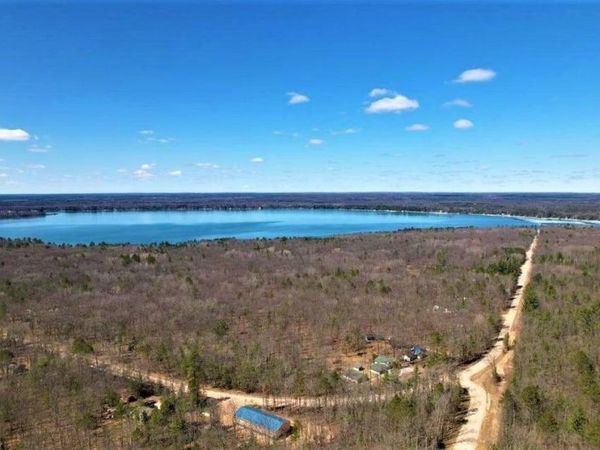 10 AC Neumann Road, Lewiston, MI 49756