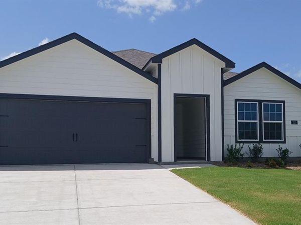 220 Whispering Pine Drive, Royse City, TX 75189