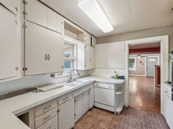 214 E 14th Street N, Newton, IA 50208