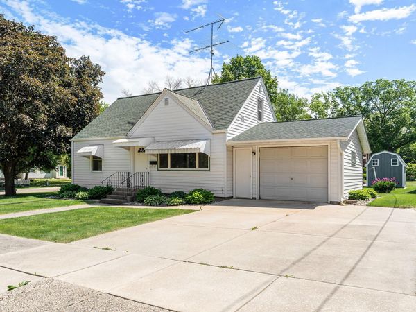 227 5th Avenue NE, Faribault, MN 55021