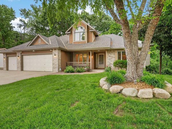 13452 Flagstaff Avenue , Apple Valley, MN 55124