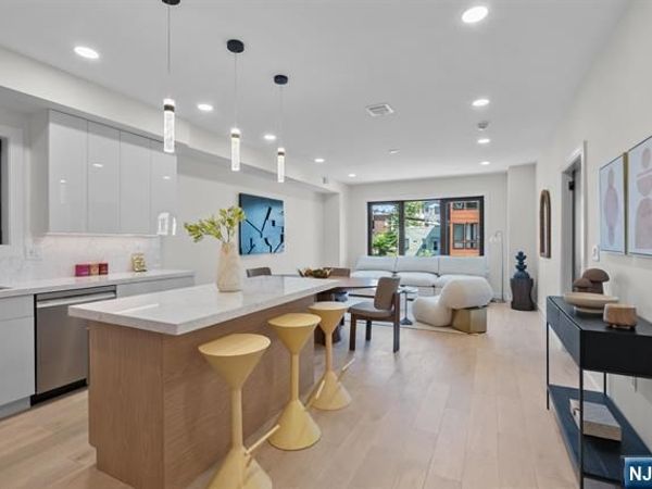 99 Van Horne Street 1, Unit 1, JERSEY CITY, NJ 07304