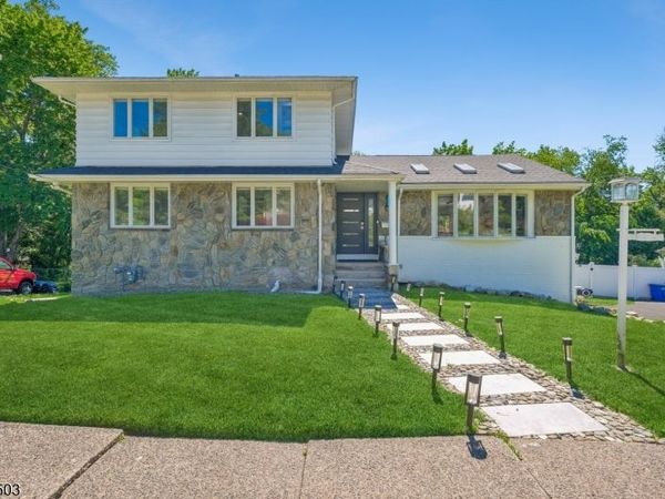13 Munsey Rd, Emerson, NJ 07630
