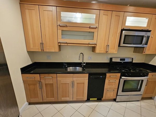 47 Park Vale Ave, Unit 4, Boston, MA 02134