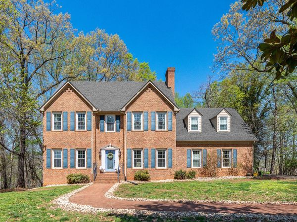 202 Burning Lamp LN , Forest, VA 24551