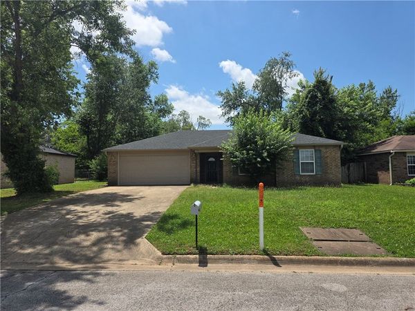 38 Burnett Circle , Bentonville, AR 72712