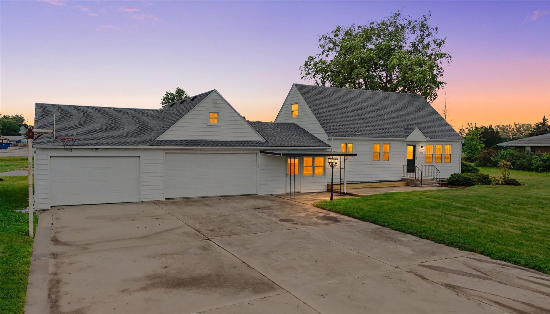 408 E South Court Street , Chatsworth, IL 60921 Main Photo