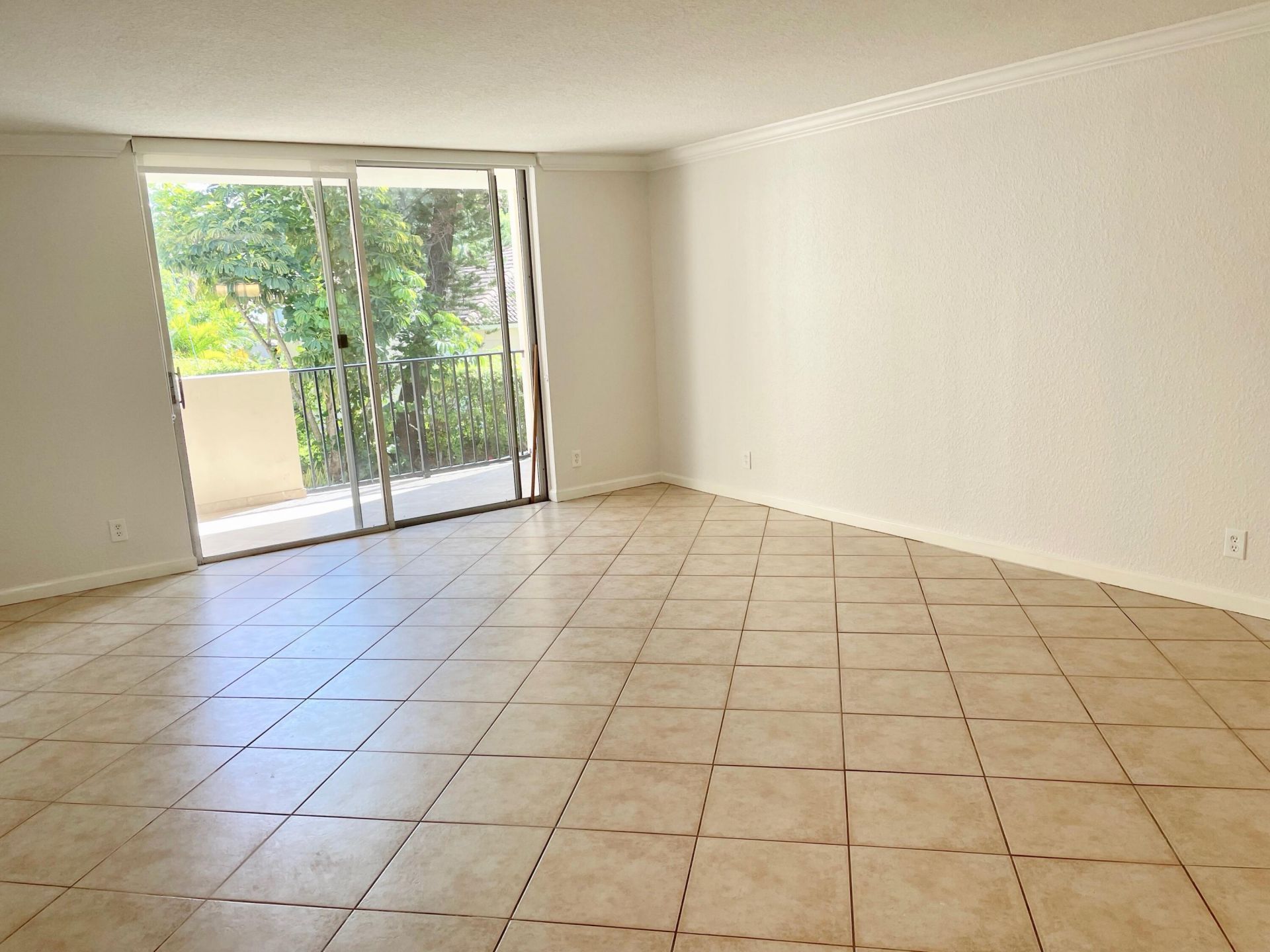 1000 Spanish River Road, Unit 2n, Boca Raton, FL 33432 Photo