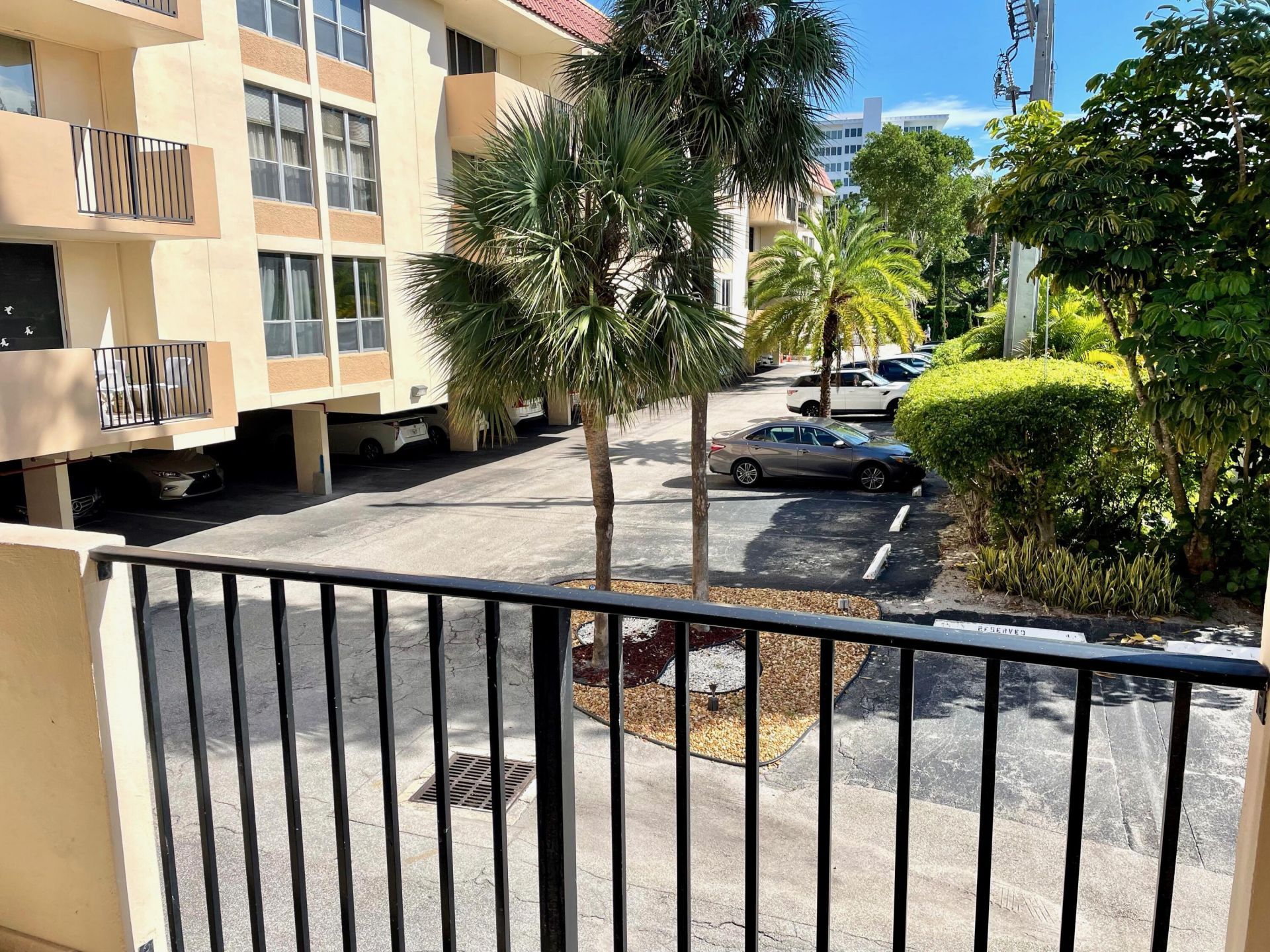 1000 Spanish River Road, Unit 2n, Boca Raton, FL 33432 Photo