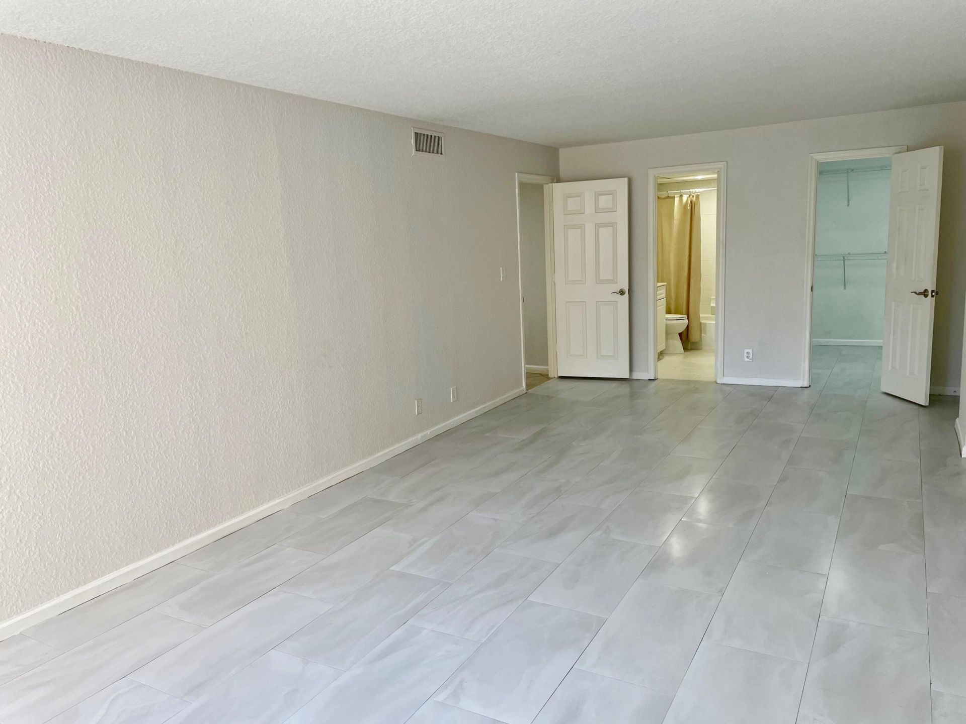 1000 Spanish River Road, Unit 2n, Boca Raton, FL 33432 Photo