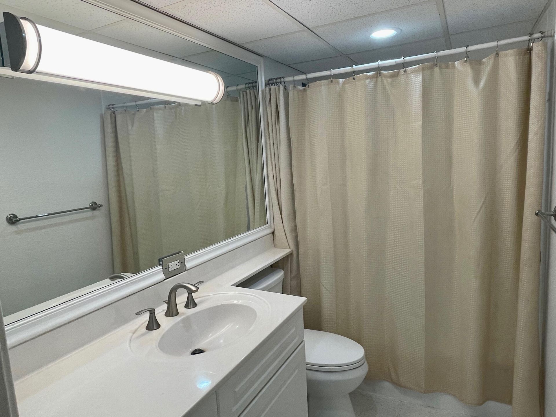 1000 Spanish River Road, Unit 2n, Boca Raton, FL 33432 Photo