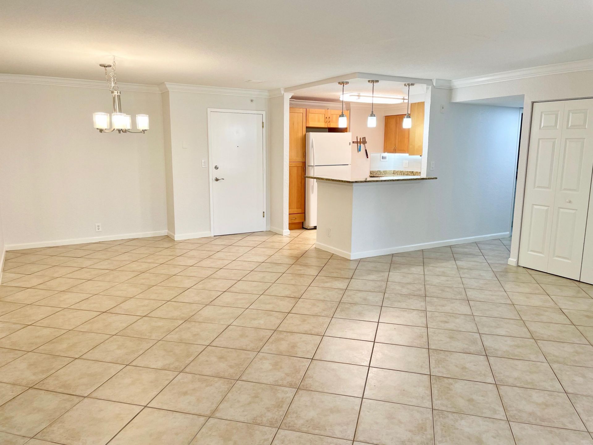 1000 Spanish River Road, Unit 2n, Boca Raton, FL 33432 Photo