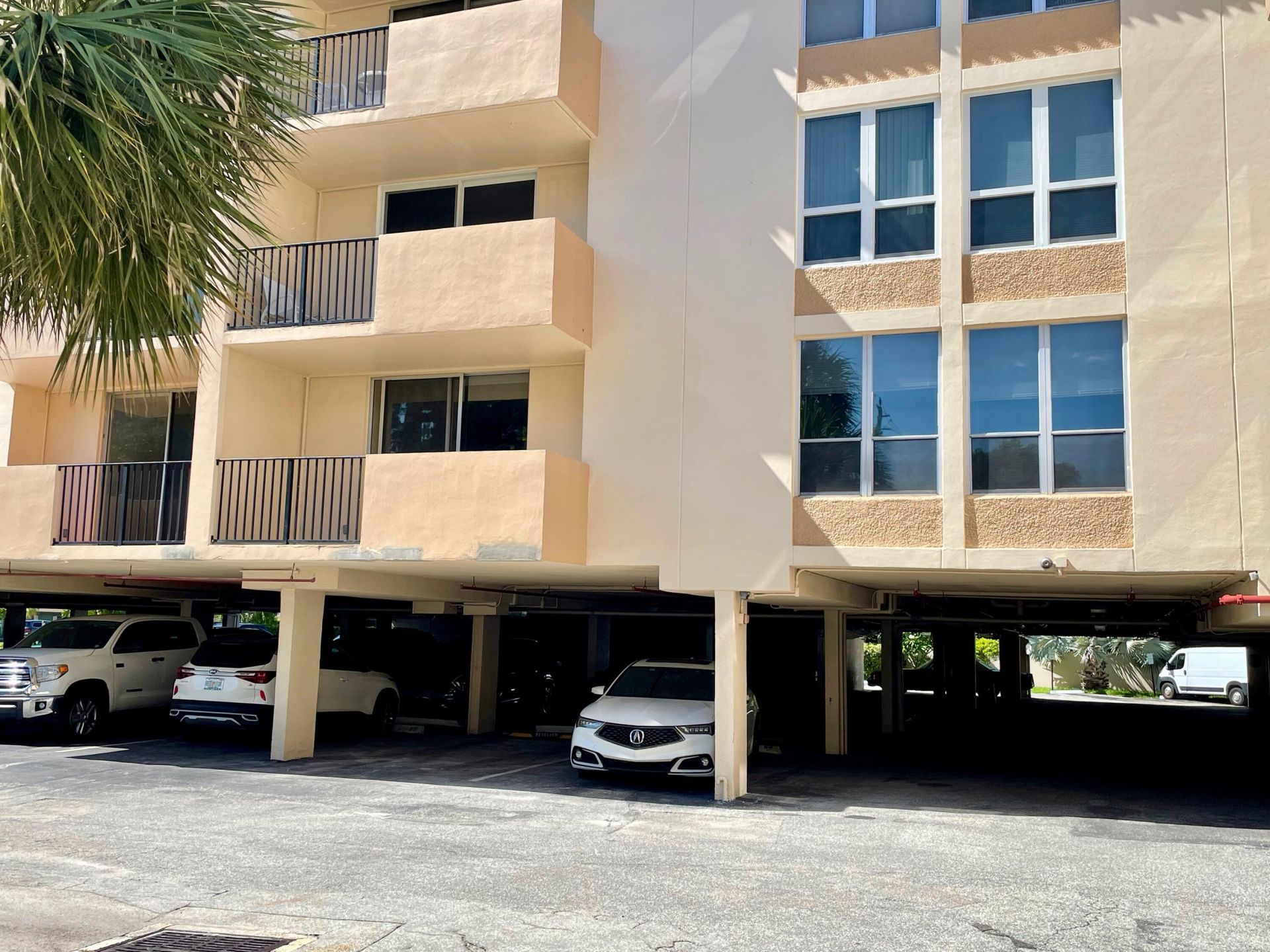 1000 Spanish River Road, Unit 2n, Boca Raton, FL 33432 Photo