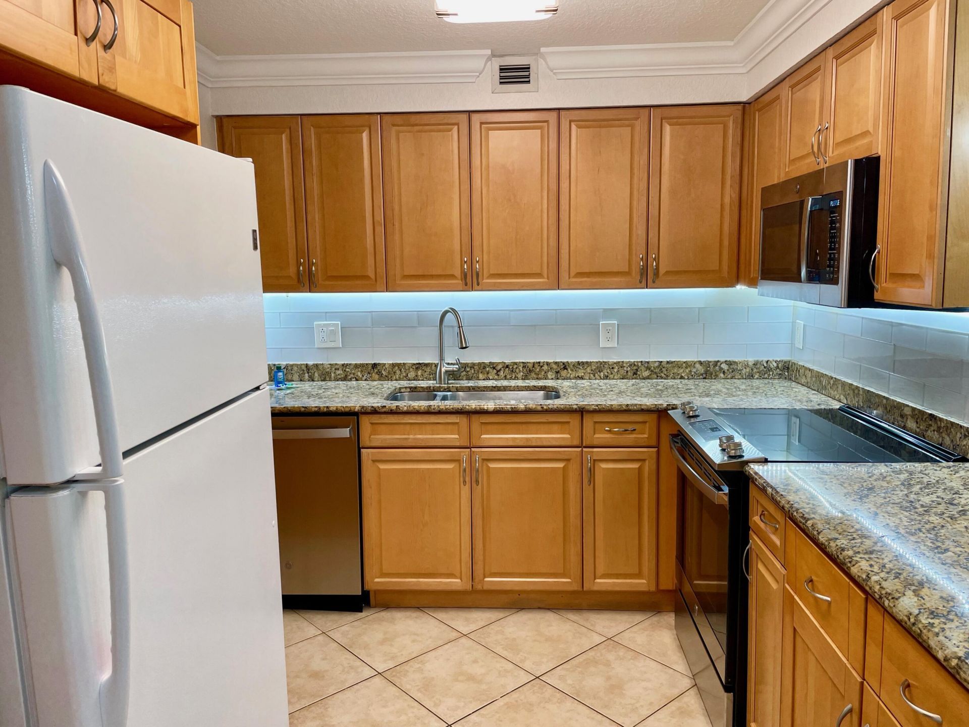 1000 Spanish River Road, Unit 2n, Boca Raton, FL 33432 Photo
