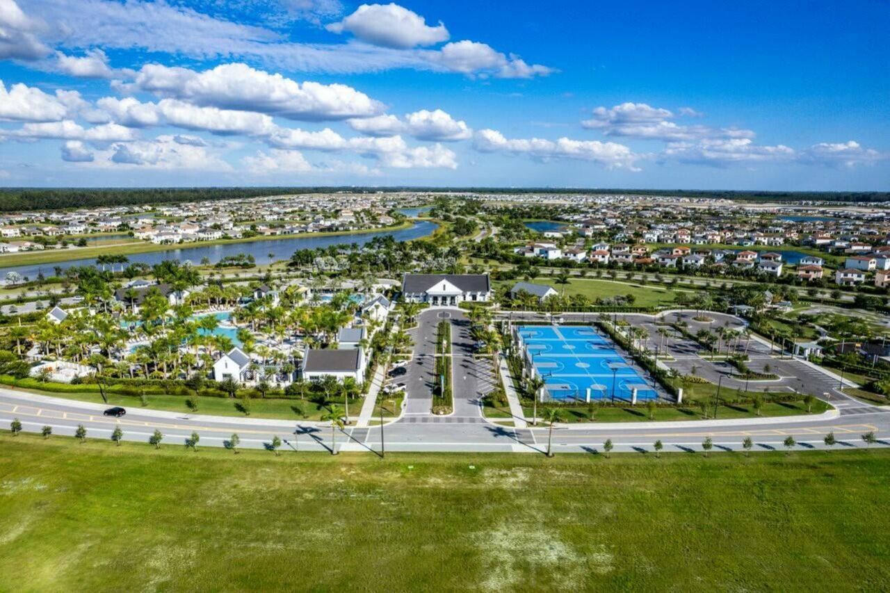 15264 Wildwood Circle, The Acreage, FL 33470 Photo