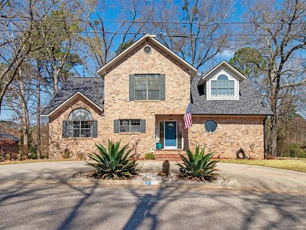 1109 Sherwood Street, Gladewater, TX 75647