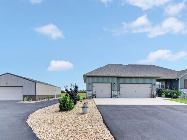966 Division Street , Sparta, MO 65753