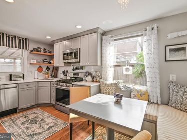 2422 S OAKLAND STREET, ARLINGTON, VA 22206
