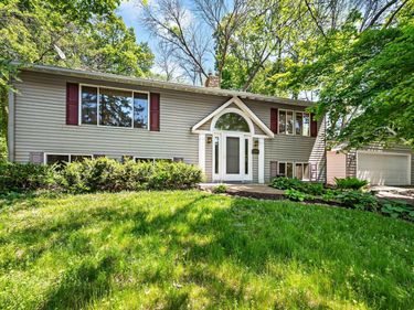 5200 Greenwood Circle, Excelsior, MN 55331