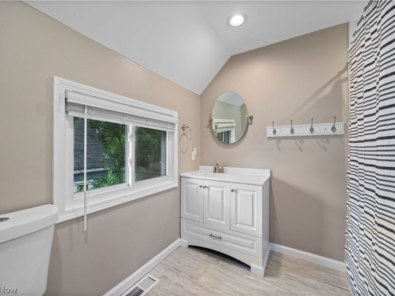 2115 W 93rd Street , Cleveland, OH 44102 Photo 16