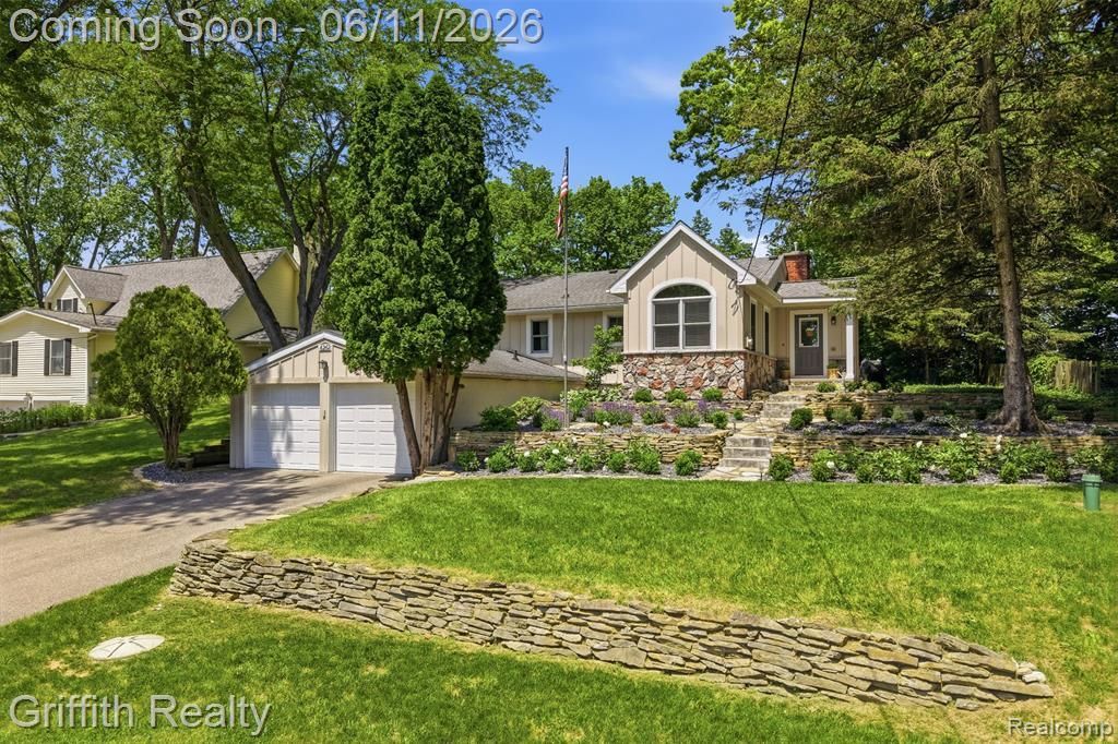 6262 Briggs Lake Drive , Green Oak Township, MI 48116 Main Photo