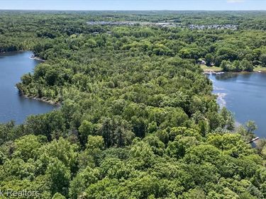 VAC Four Lakes Drive, Green Oak Twp, MI 48178