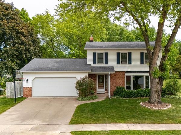 1710 ARLINGTON DRIVE, Oshkosh, WI 54904