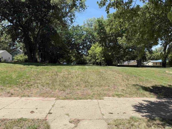 104 Franklin, Vermillion, SD 57069