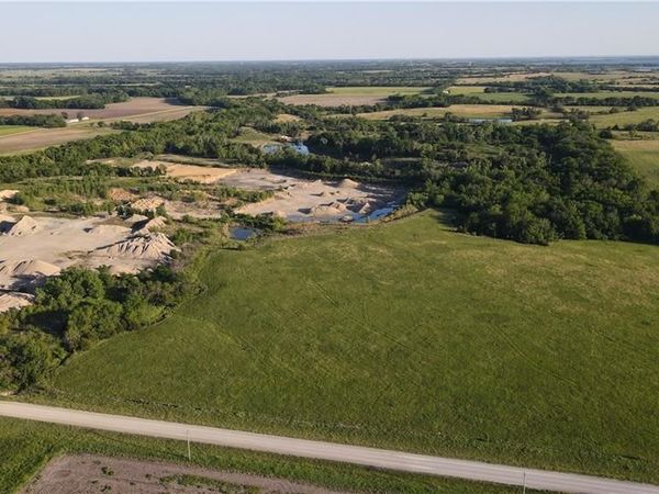 1673 17th Road, Waverly, KS 66871