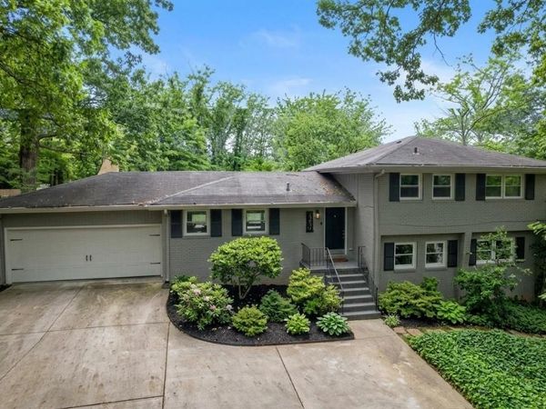 2363 Oakridge Court , Decatur, GA 30082