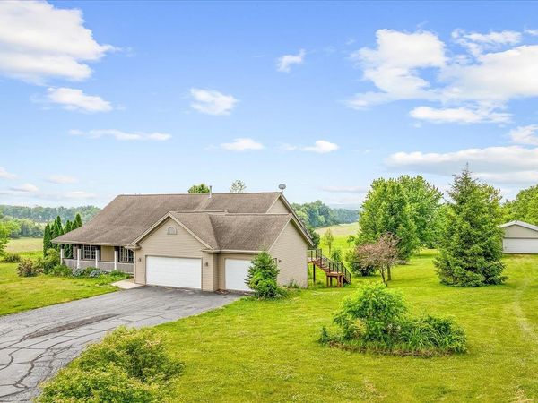 13728 Yale Bridge Road, DURAND, IL 61024