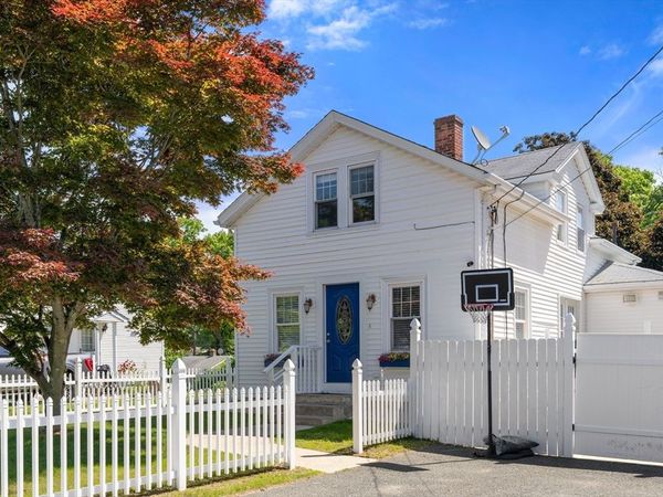 48 Hudson St, Attleboro, MA 02703