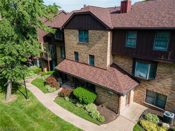 16 Acorn Lane , Coshocton, OH 43812