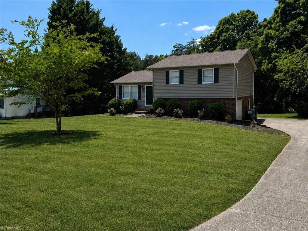 7942 Snyder Farm Road, Tobaccoville, NC 27050 Main Photo
