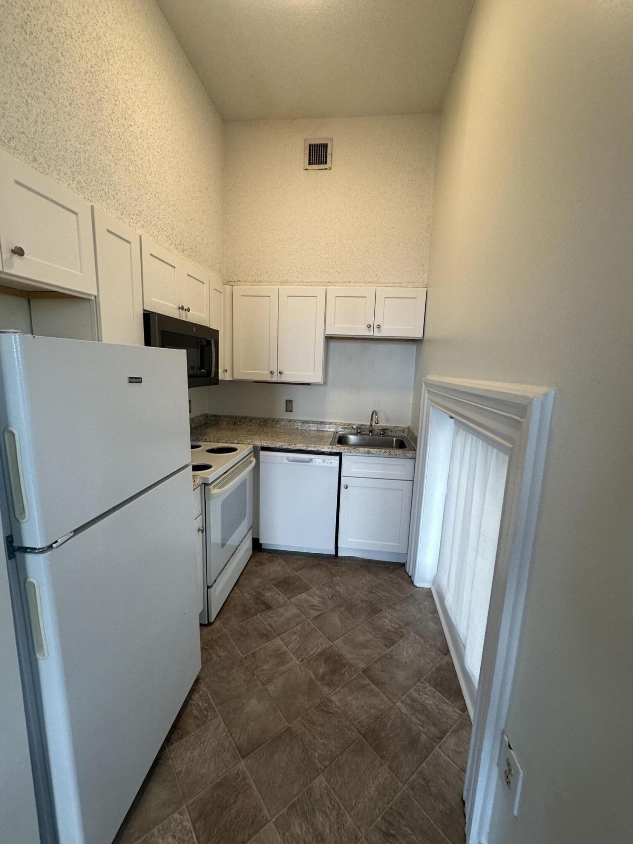 151 Calhoun Street Photo 5