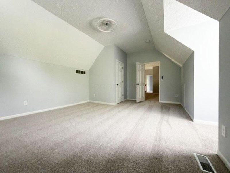 8518 Lazelle Village Drive , Lewis Center, OH 43035 Photo 15