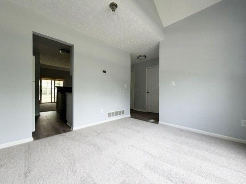 8518 Lazelle Village Drive , Lewis Center, OH 43035 Photo 4
