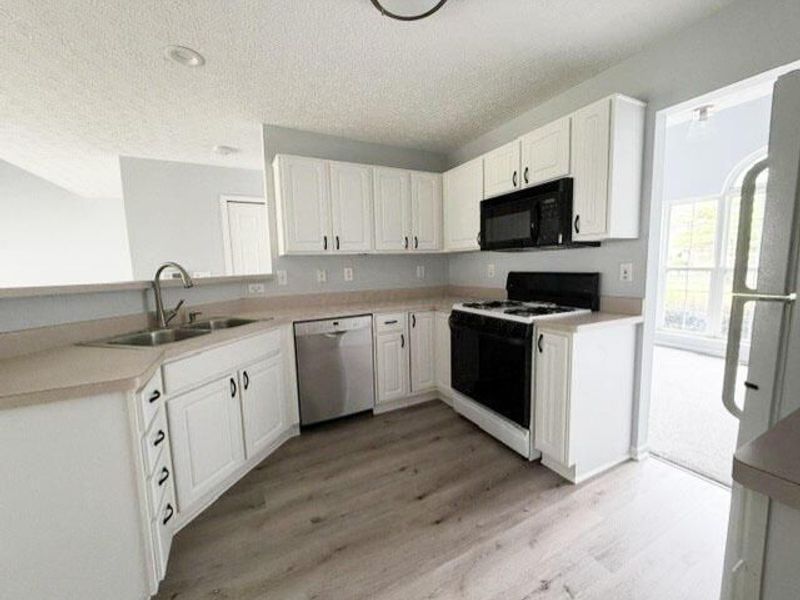 8518 Lazelle Village Drive , Lewis Center, OH 43035 Photo 5