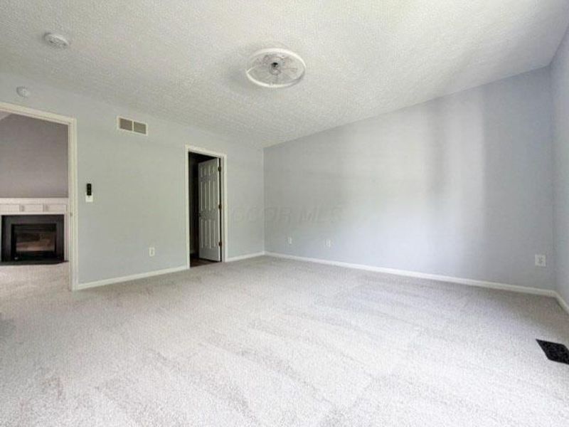 8518 Lazelle Village Drive , Lewis Center, OH 43035 Photo 8